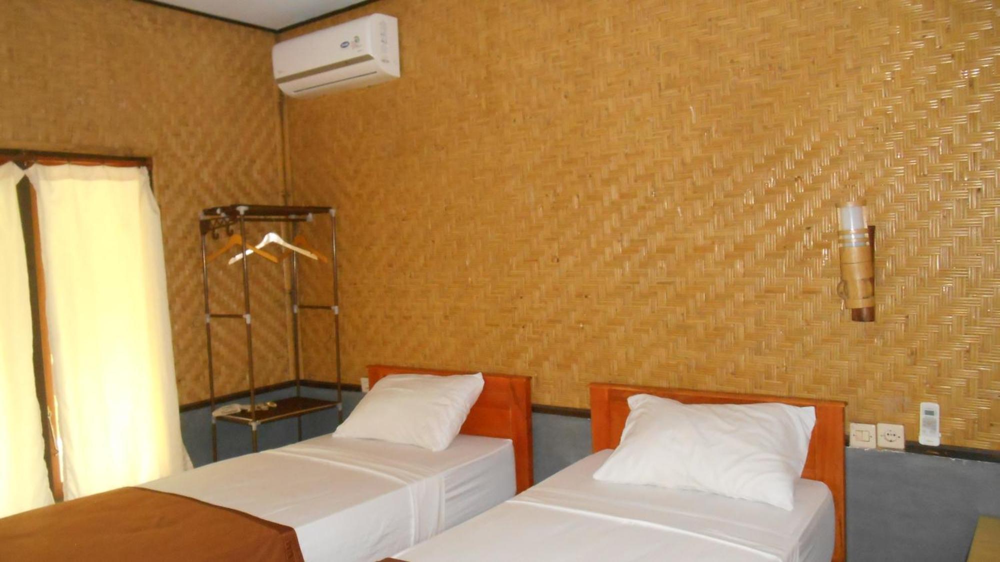 Taman Menjangan Homestay By Snorkelingmenjangan 班尤温当 外观 照片