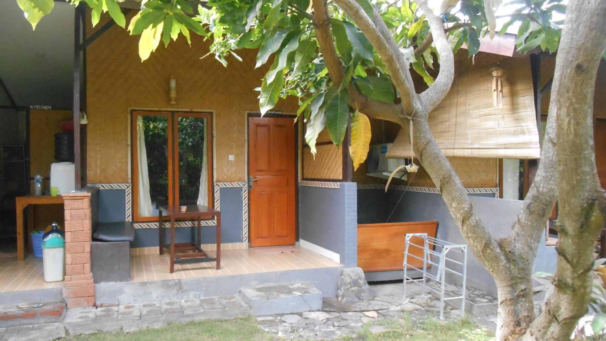 Taman Menjangan Homestay By Snorkelingmenjangan 班尤温当 外观 照片
